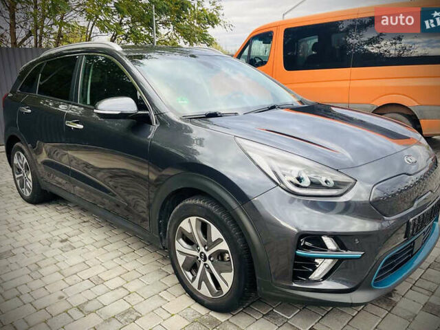 Серый Киа Niro, объемом двигателя 0 л и пробегом 102 тыс. км за 18900 $, фото 5 на Automoto.ua