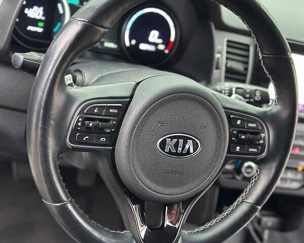 Серый Киа Niro, объемом двигателя 0 л и пробегом 27 тыс. км за 24444 $, фото 38 на Automoto.ua