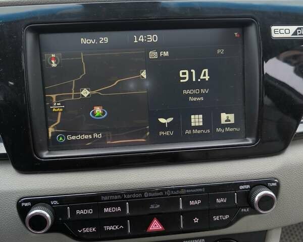 Сірий Кіа Niro, об'ємом двигуна 1.58 л та пробігом 80 тис. км за 21000 $, фото 12 на Automoto.ua