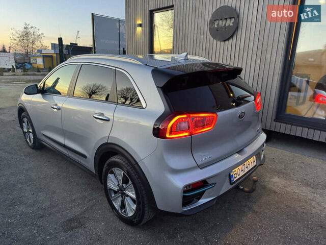 Серый Киа Niro, объемом двигателя 0 л и пробегом 157 тыс. км за 17900 $, фото 9 на Automoto.ua