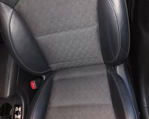 Сірий Кіа Niro, об'ємом двигуна 1.58 л та пробігом 84 тис. км за 17200 $, фото 2 на Automoto.ua