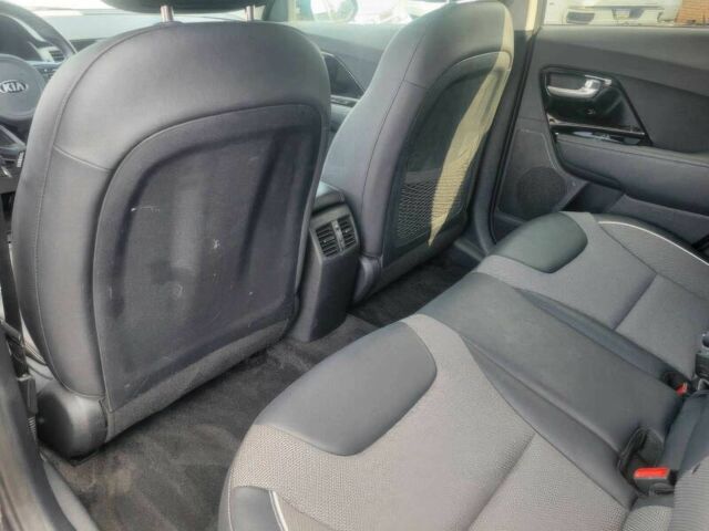 Сірий Кіа Niro, об'ємом двигуна 0 л та пробігом 32 тис. км за 7000 $, фото 11 на Automoto.ua