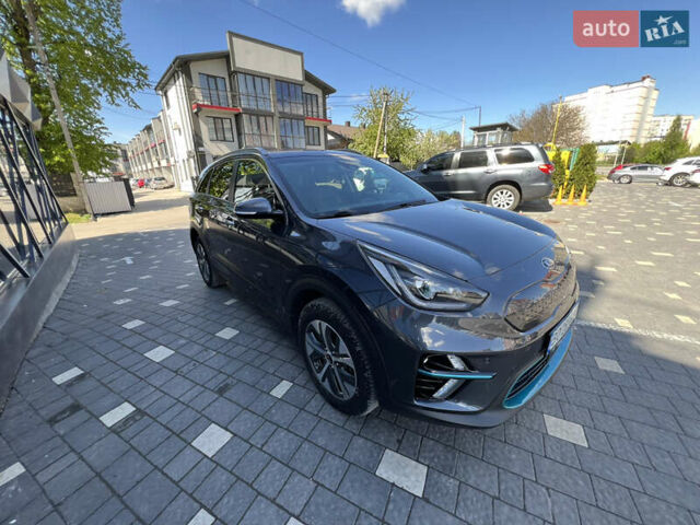Сірий Кіа Niro, об'ємом двигуна 0 л та пробігом 92 тис. км за 18800 $, фото 5 на Automoto.ua