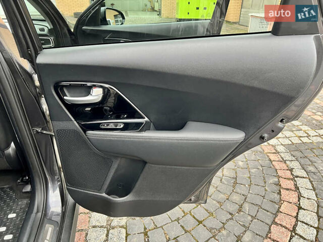 Серый Киа Niro, объемом двигателя 0 л и пробегом 116 тыс. км за 17990 $, фото 25 на Automoto.ua