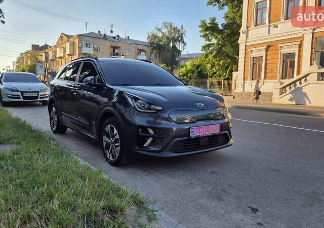 Сірий Кіа Niro, об'ємом двигуна 0 л та пробігом 101 тис. км за 18000 $, фото 3 на Automoto.ua