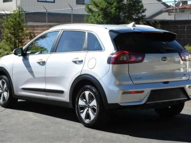 Сірий Кіа Niro, об'ємом двигуна 1.6 л та пробігом 38 тис. км за 4100 $, фото 5 на Automoto.ua