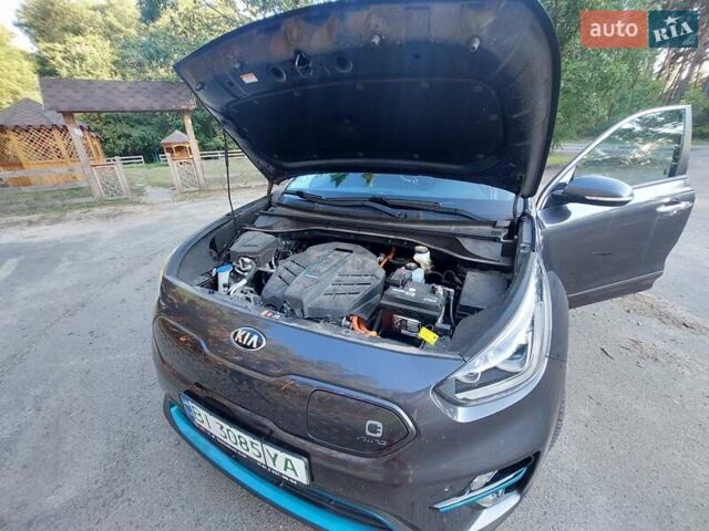 Серый Киа Niro, объемом двигателя 0 л и пробегом 118 тыс. км за 18944 $, фото 6 на Automoto.ua