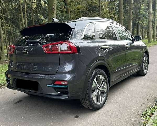 Серый Киа Niro, объемом двигателя 0 л и пробегом 129 тыс. км за 14999 $, фото 6 на Automoto.ua