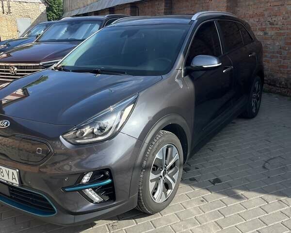 Серый Киа Niro, объемом двигателя 0 л и пробегом 109 тыс. км за 18500 $, фото 2 на Automoto.ua
