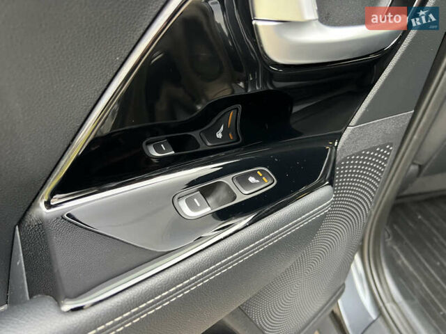 Серый Киа Niro, объемом двигателя 0 л и пробегом 70 тыс. км за 19350 $, фото 44 на Automoto.ua