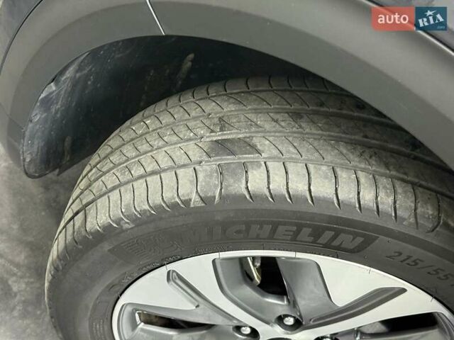Сірий Кіа Niro, об'ємом двигуна 0 л та пробігом 93 тис. км за 18737 $, фото 13 на Automoto.ua