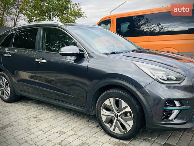 Серый Киа Niro, объемом двигателя 0 л и пробегом 102 тыс. км за 18900 $, фото 10 на Automoto.ua