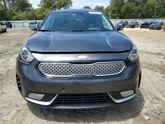 Серый Киа Niro, объемом двигателя 0 л и пробегом 61 тыс. км за 3500 $, фото 4 на Automoto.ua