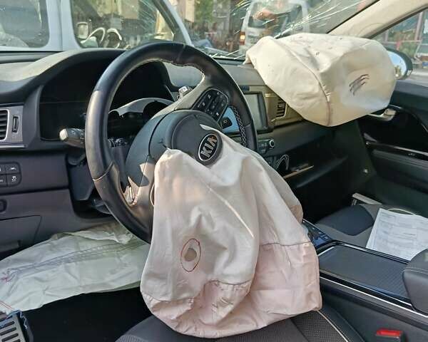 Киа Niro 2019 в Киеве на Automoto.ua Серый Киа Niro, объемом двигателя 0 л и пробегом 90 тыс. км за 12000 $, фото 2 на Automoto.ua