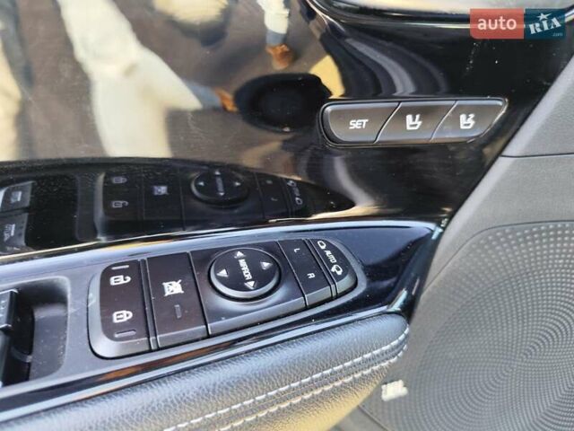 Серый Киа Niro, объемом двигателя 0 л и пробегом 129 тыс. км за 18555 $, фото 39 на Automoto.ua