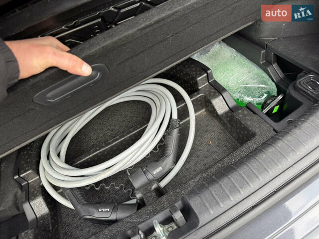 Сірий Кіа Niro, об'ємом двигуна 0 л та пробігом 101 тис. км за 16800 $, фото 16 на Automoto.ua