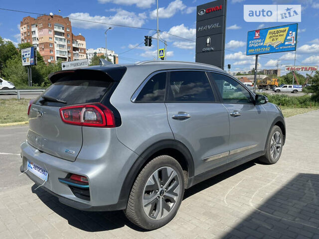 Сірий Кіа Niro, об'ємом двигуна 0 л та пробігом 129 тис. км за 19999 $, фото 10 на Automoto.ua