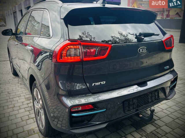 Серый Киа Niro, объемом двигателя 0 л и пробегом 102 тыс. км за 18900 $, фото 7 на Automoto.ua