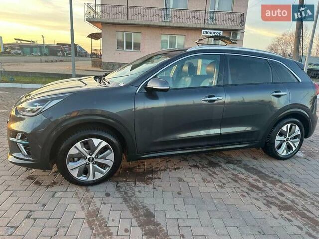 Серый Киа Niro, объемом двигателя 0 л и пробегом 84 тыс. км за 17960 $, фото 6 на Automoto.ua