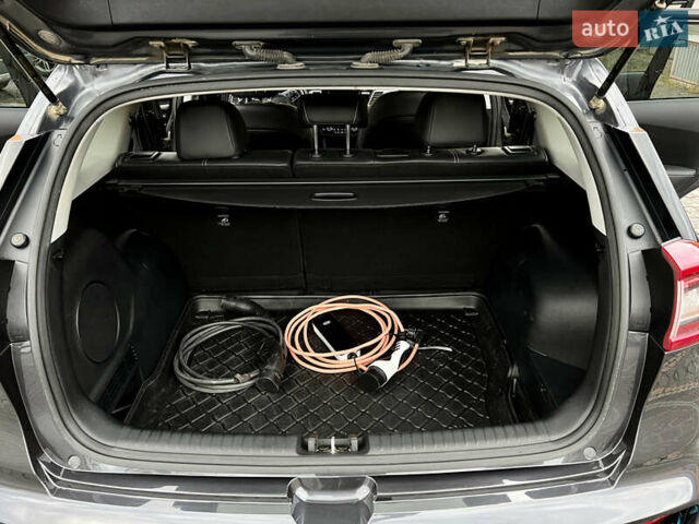 Серый Киа Niro, объемом двигателя 0 л и пробегом 116 тыс. км за 17990 $, фото 33 на Automoto.ua