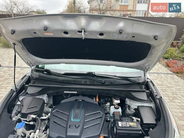 Сірий Кіа Niro, об'ємом двигуна 0 л та пробігом 110 тис. км за 16400 $, фото 25 на Automoto.ua