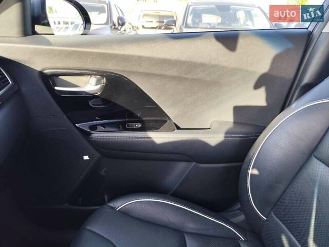 Серый Киа Niro, объемом двигателя 0 л и пробегом 129 тыс. км за 18555 $, фото 28 на Automoto.ua