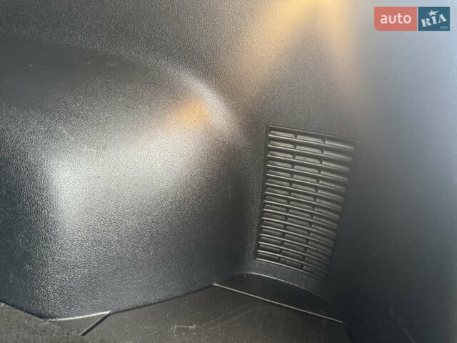 Серый Киа Niro, объемом двигателя 0 л и пробегом 148 тыс. км за 16950 $, фото 52 на Automoto.ua