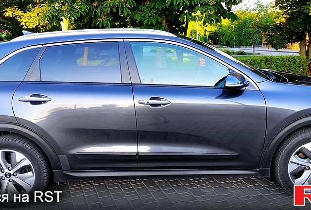 Кіа Niro 2019 у Кам'янське (Дніпродзержинськ) на Automoto.ua Сірий Кіа Niro, об'ємом двигуна 0.15 л та пробігом 116 тис. км за 18000 $, фото 2 на Automoto.ua