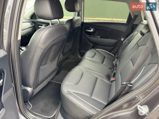 Серый Киа Niro, объемом двигателя 0 л и пробегом 119 тыс. км за 18482 $, фото 8 на Automoto.ua