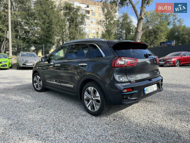 Сірий Кіа Niro, об'ємом двигуна 0 л та пробігом 109 тис. км за 19200 $, фото 4 на Automoto.ua