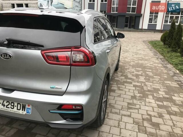 Серый Киа Niro, объемом двигателя 0 л и пробегом 100 тыс. км за 18750 $, фото 9 на Automoto.ua