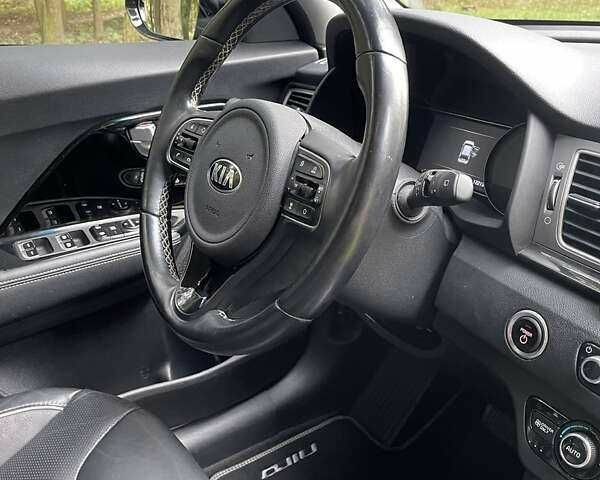 Серый Киа Niro, объемом двигателя 0 л и пробегом 129 тыс. км за 14999 $, фото 9 на Automoto.ua