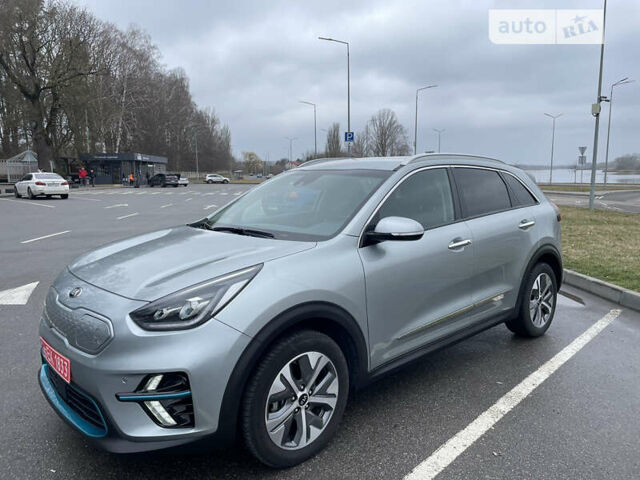 Сірий Кіа Niro, об'ємом двигуна 0 л та пробігом 111 тис. км за 19000 $, фото 6 на Automoto.ua