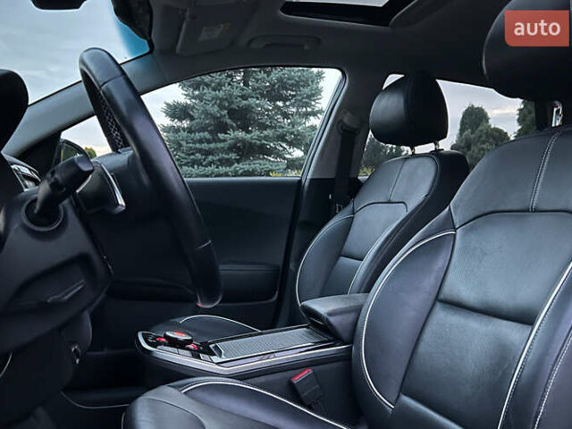 Сірий Кіа Niro, об'ємом двигуна 0 л та пробігом 79 тис. км за 20300 $, фото 8 на Automoto.ua