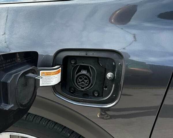 Сірий Кіа Niro, об'ємом двигуна 1.58 л та пробігом 96 тис. км за 17500 $, фото 18 на Automoto.ua