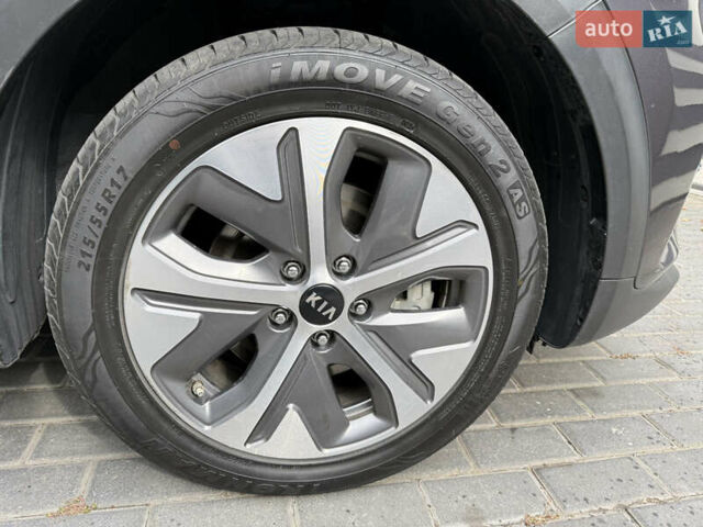 Сірий Кіа Niro, об'ємом двигуна 0 л та пробігом 65 тис. км за 16700 $, фото 16 на Automoto.ua