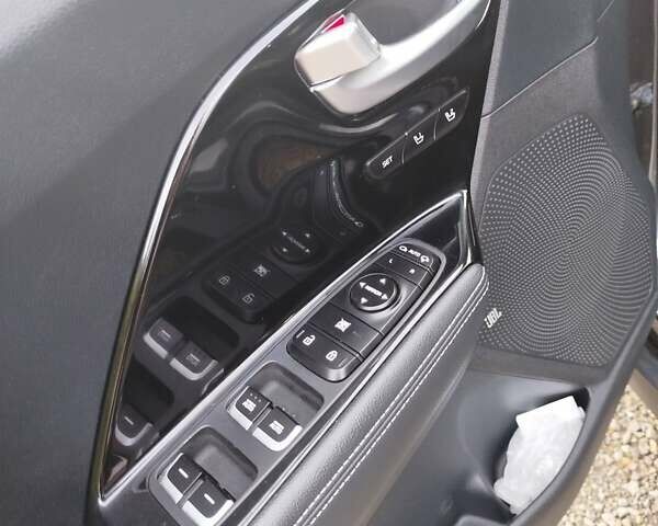 Сірий Кіа Niro, об'ємом двигуна 0 л та пробігом 92 тис. км за 19800 $, фото 13 на Automoto.ua