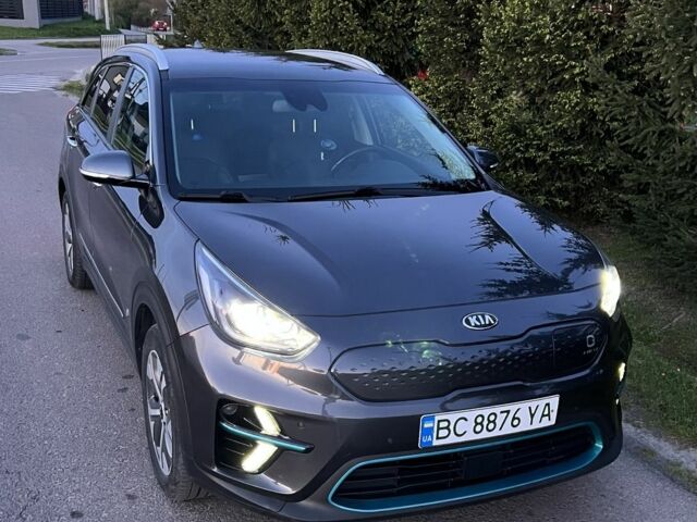 Сірий Кіа Niro, об'ємом двигуна 0 л та пробігом 66 тис. км за 21700 $, фото 5 на Automoto.ua