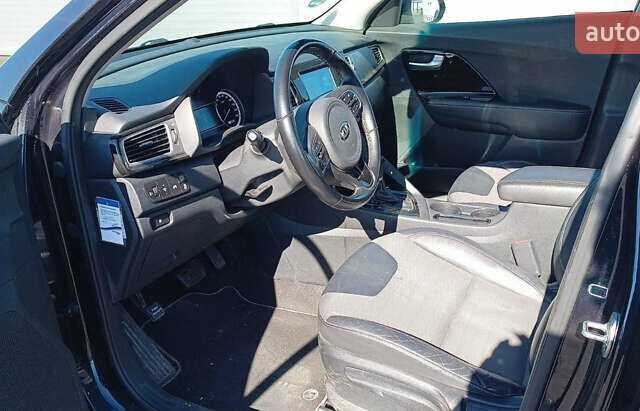 Серый Киа Niro, объемом двигателя 1.6 л и пробегом 64 тыс. км за 11500 $, фото 8 на Automoto.ua