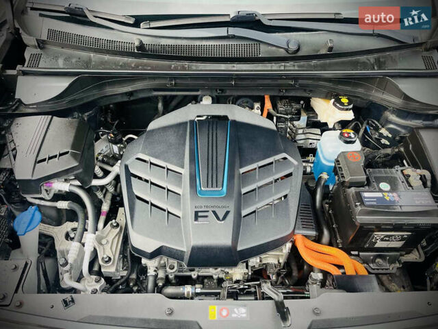 Серый Киа Niro, объемом двигателя 0 л и пробегом 102 тыс. км за 18900 $, фото 32 на Automoto.ua