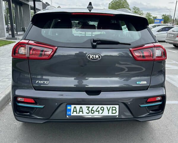 Сірий Кіа Niro, об'ємом двигуна 0 л та пробігом 105 тис. км за 21700 $, фото 34 на Automoto.ua