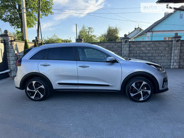 Сірий Кіа Niro, об'ємом двигуна 0 л та пробігом 136 тис. км за 18499 $, фото 41 на Automoto.ua