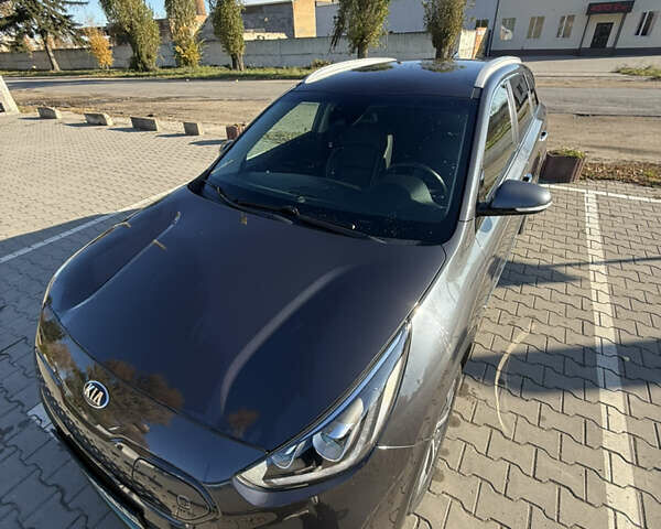 Киа Niro 2019 в Волочиске на Automoto.ua Серый Киа Niro, объемом двигателя 0 л и пробегом 156 тыс. км за 18000 $, фото 4 на Automoto.ua