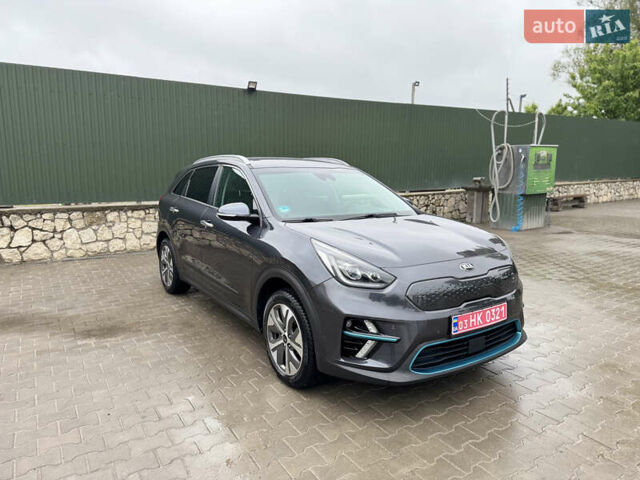 Серый Киа Niro, объемом двигателя 0 л и пробегом 119 тыс. км за 18482 $, фото 2 на Automoto.ua