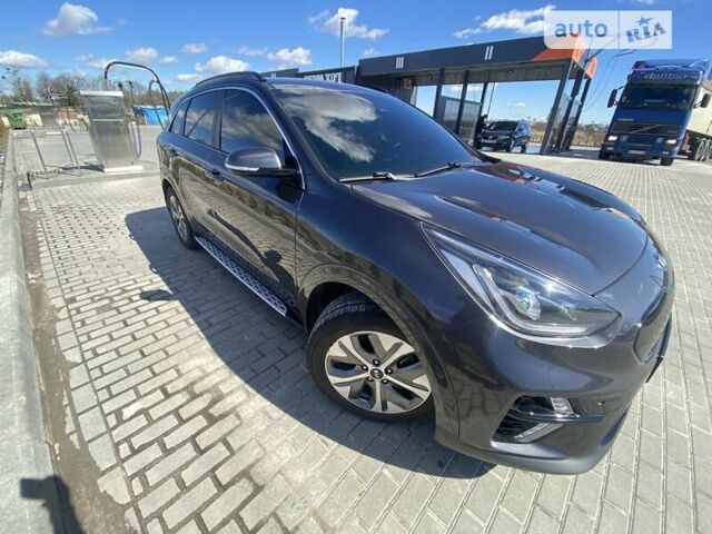 Сірий Кіа Niro, об'ємом двигуна 0 л та пробігом 120 тис. км за 21500 $, фото 7 на Automoto.ua