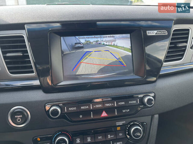 Серый Киа Niro, объемом двигателя 0 л и пробегом 171 тыс. км за 15400 $, фото 23 на Automoto.ua
