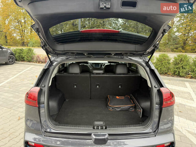 Сірий Кіа Niro, об'ємом двигуна 0 л та пробігом 66 тис. км за 16900 $, фото 16 на Automoto.ua