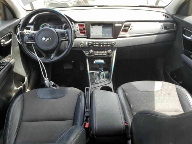 Серый Киа Niro, объемом двигателя 0 л и пробегом 61 тыс. км за 3500 $, фото 7 на Automoto.ua