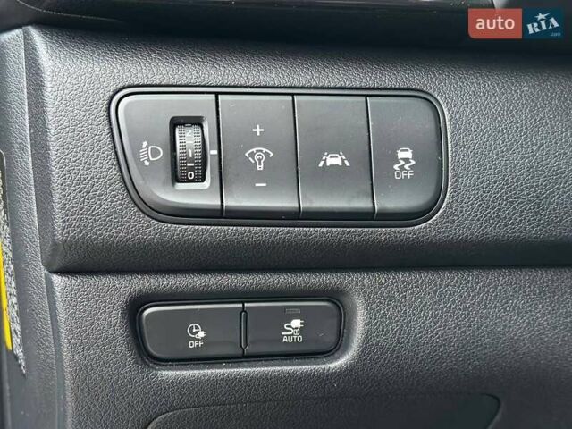 Киа Niro 2019 в Кривом Роге на Automoto.ua Серый Киа Niro, объемом двигателя 0 л и пробегом 27 тыс. км за 24000 $, фото 63 на Automoto.ua