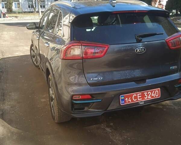 Серый Киа Niro, объемом двигателя 0 л и пробегом 137 тыс. км за 16999 $, фото 14 на Automoto.ua